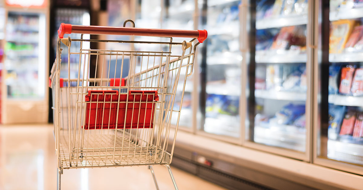 Acesso remoto às câmeras de segurança de um supermercado pelo celular e pelo computador